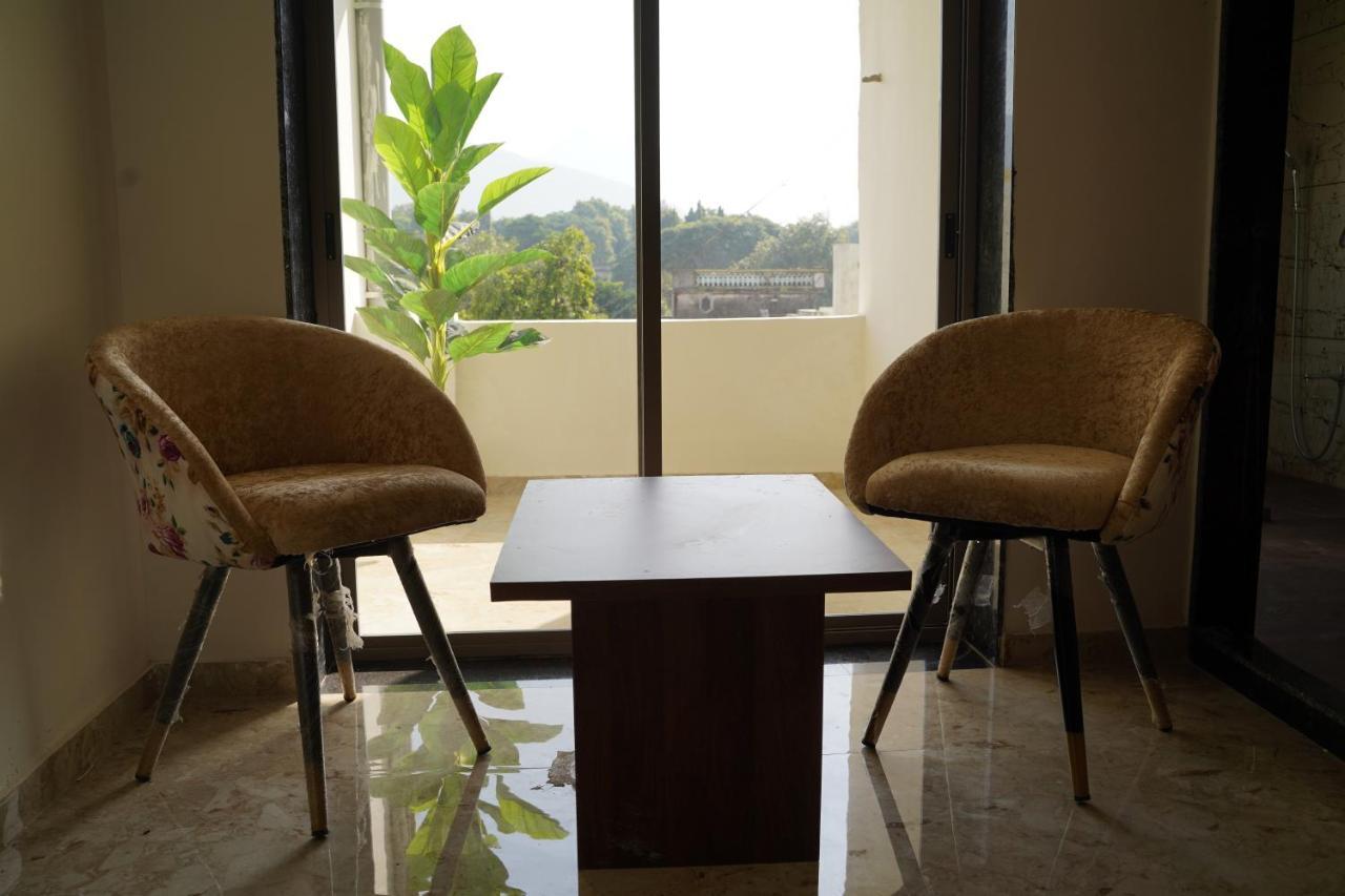 Leela Bizotel Junagadh Extérieur photo