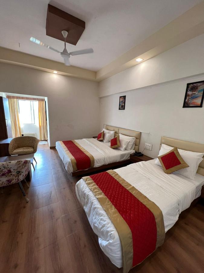 Leela Bizotel Junagadh Extérieur photo