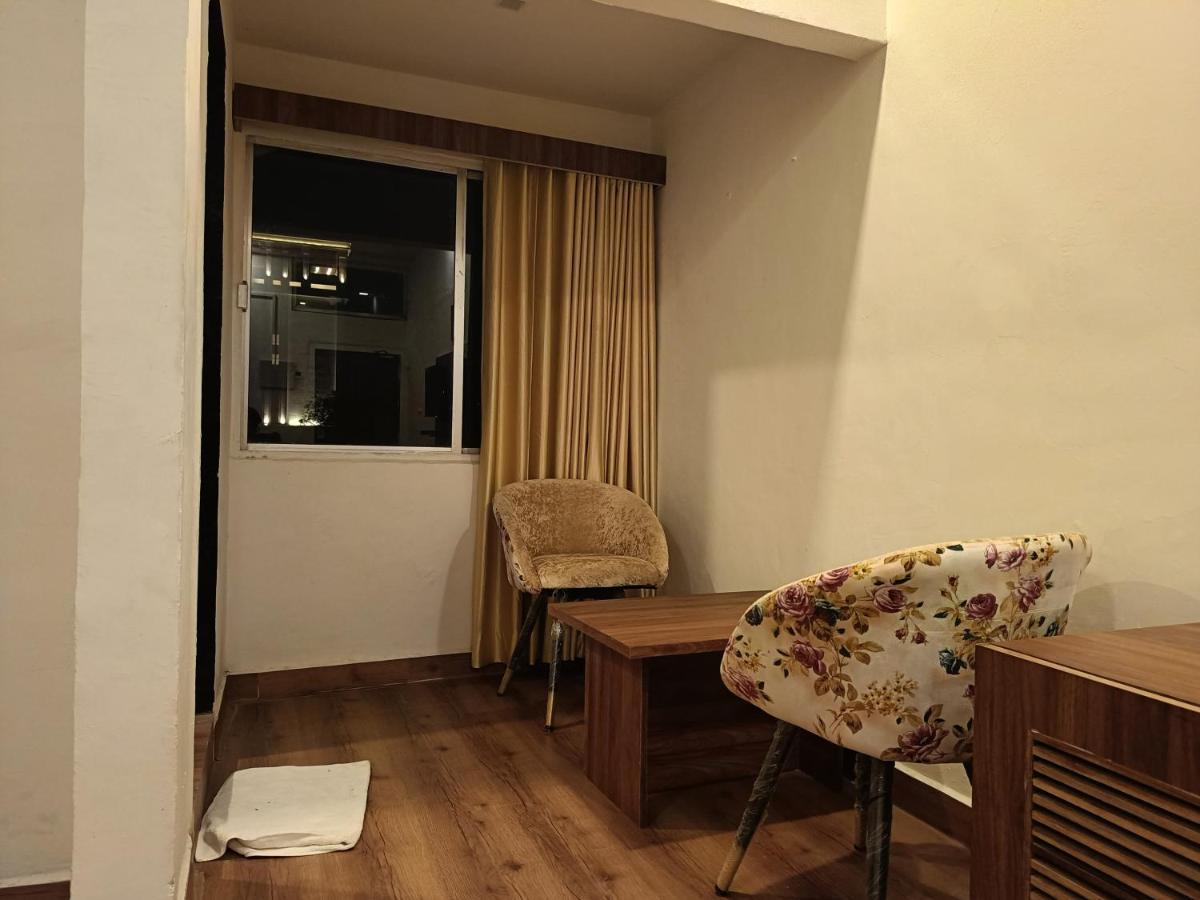 Leela Bizotel Junagadh Extérieur photo